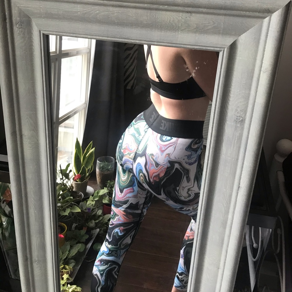 Nike thick marbel abstract workout legging - Picture 7 of 12